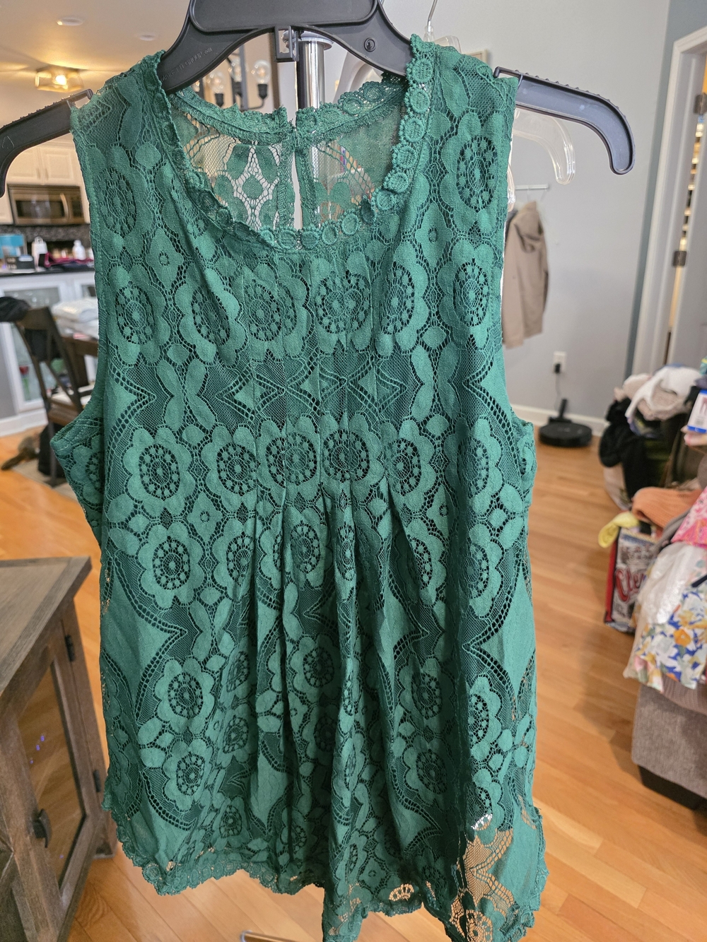 Women’s Lace Sleeveless Top - Emerald Green